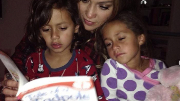 ŠOK PRAVILA KOJA IMAJU DECA DŽENIFER LOPEZ Moraju da prihvate sve njene ljubavne partnere