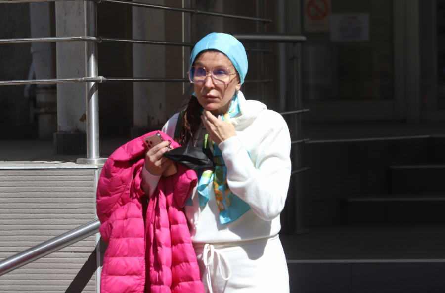 ŠIKLJALA MI JE KRV IZ GLAVE! Eksluzivni Alo! paparaco, Snežana Dakić na previjanju nakon što ju je pogodio nepoznati muškarac! (FOTO)