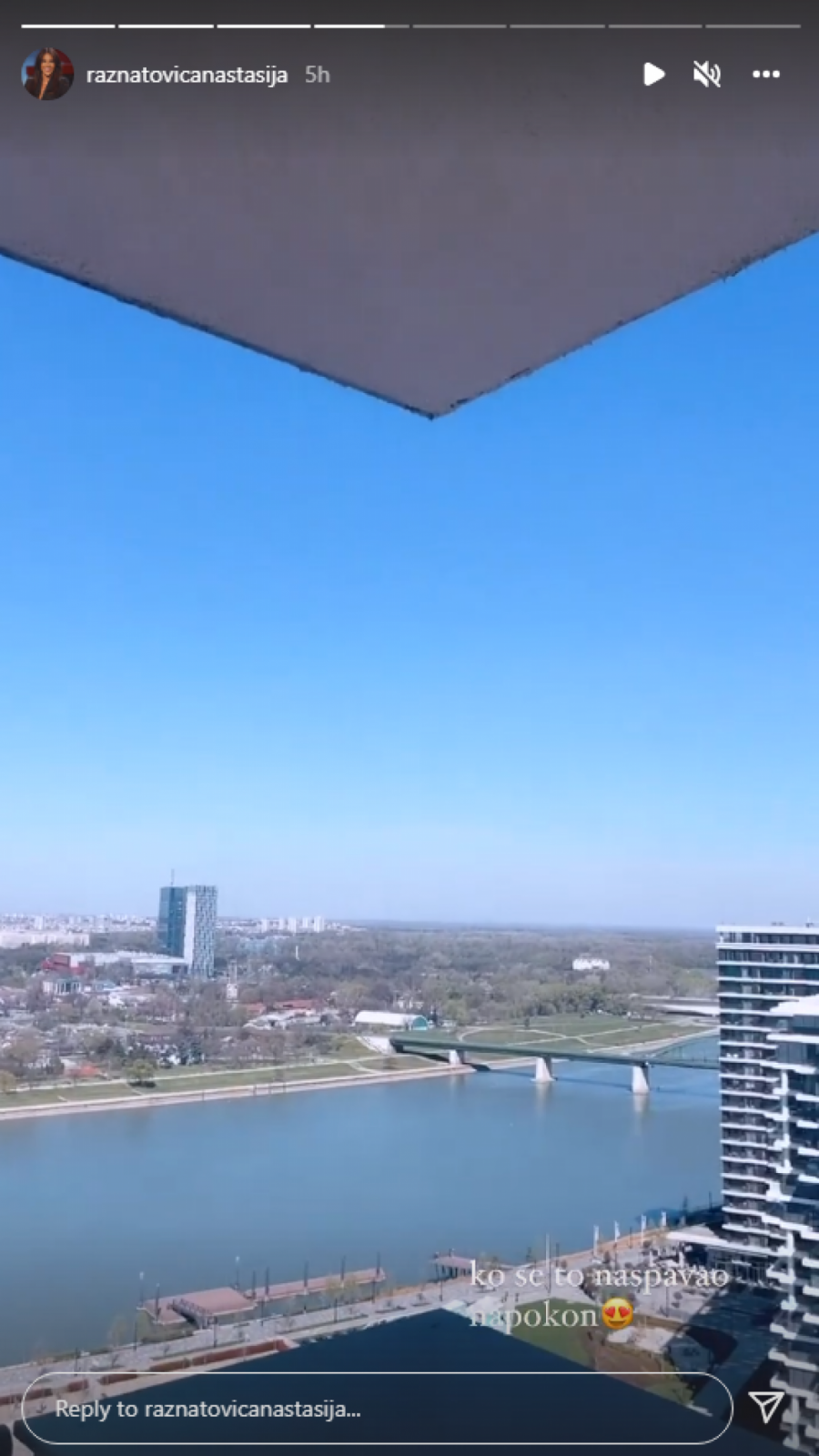 EVO GDE JE PRESPAVALA ANASTASIJA RAŽNATOVIĆ! Pevačića pokazala u kom se luksuznom kraju našla, pogled od milion dolara! (FOTO)