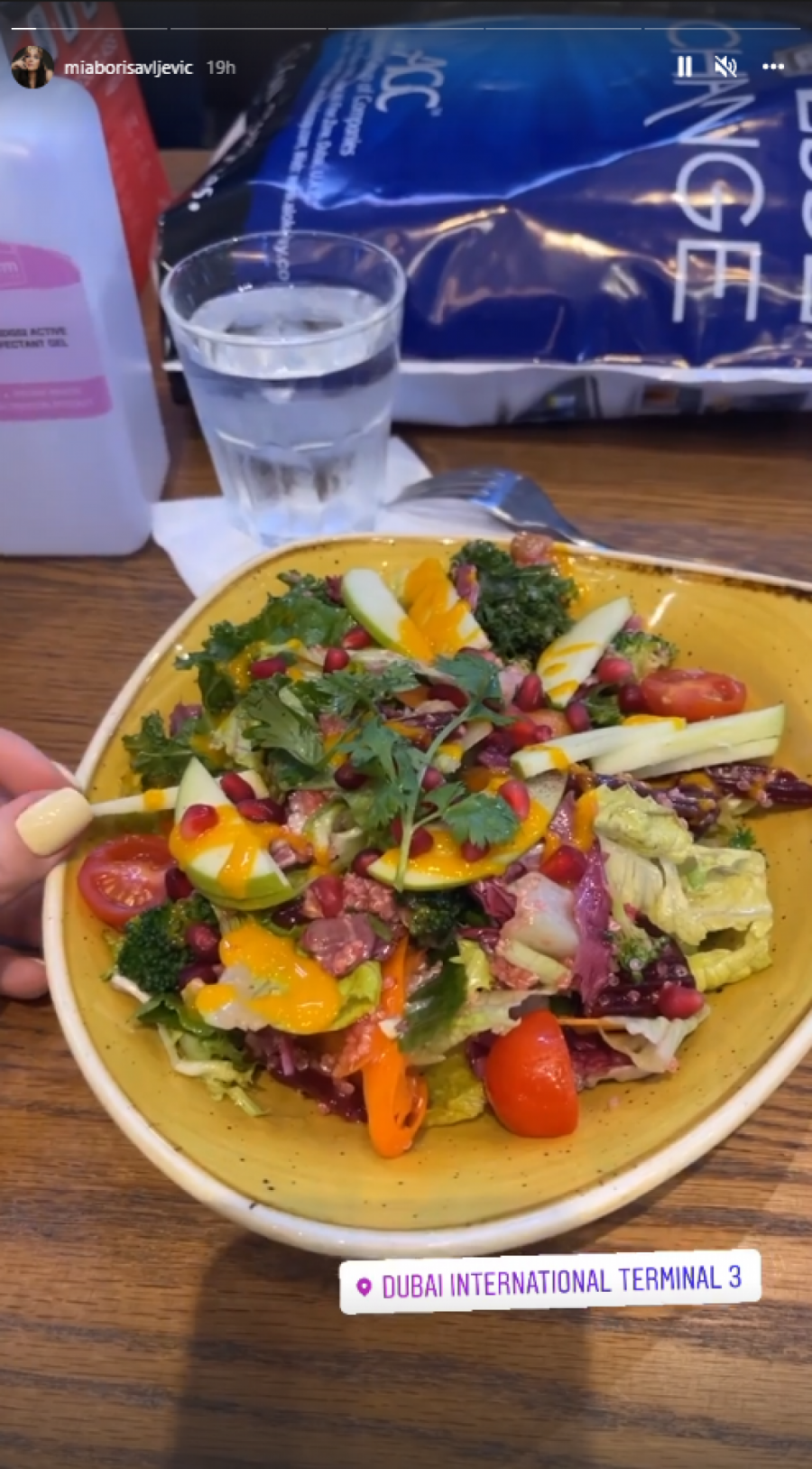 POSLE TRI DANA JAHANJA I SEDAM PREVOZA! Mia i Bojan stigli na egzotičnu destinaciju, pa pokazali u kakvom se luksuzu baškare! (FOTO)