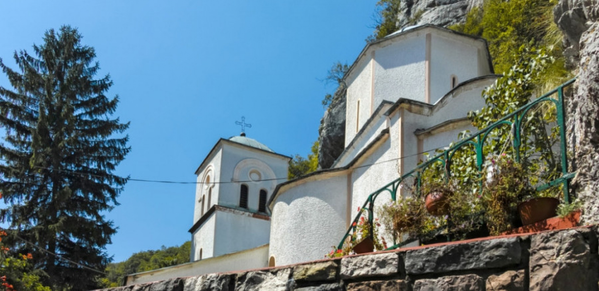 OVO JE PRAVO ĐURDEVDANSKO ČUDO Suze teku iz kamena u manastiru Gornjak