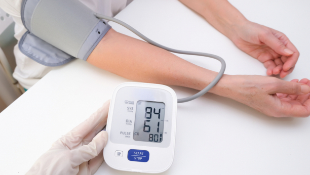 DOBRO POGLEDAJTE TABELU Evo koliko iznosi normalni krvni pritisak za vaše godine