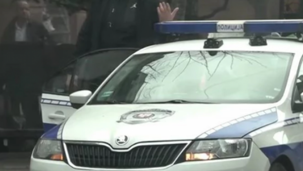 OVAKO JE NIKOLA RAĐEN PRIVEDEN U POLICIJU! Nakon nasilja nad devojkom morao je da napusti svoj stan! (FOTO)