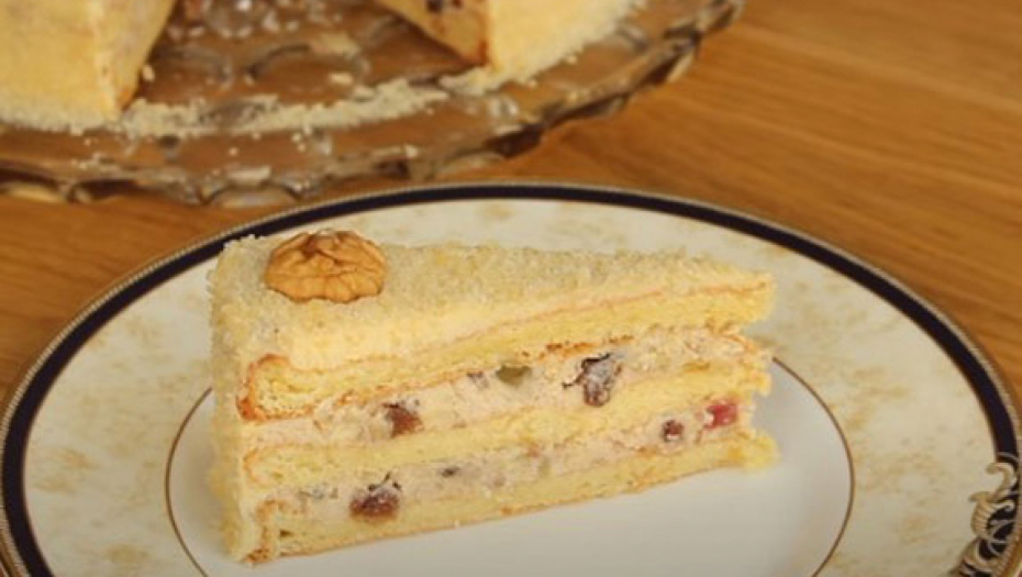 JEDNOSTAVNA, A SAVRŠENA Snežna ruska torta, budi sećanje na detinjstvo