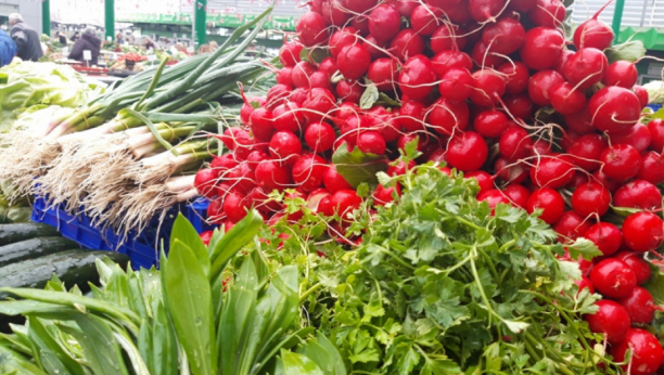 SREMUŠ, NAJTRAŽENIJI NA PIJACAMA Jednostavno i jeftino prolećno jelo, a bolje od belog luka