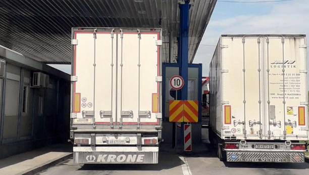 POVOLJNO VREME ZA VOŽNJU Na graničnom prelazu Horgoš kamioni čekaju tri sata