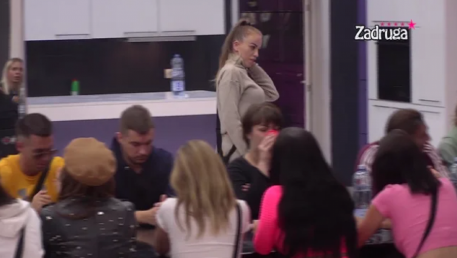 PREOKRET U BELOJ KUĆI! Zadrugari ubeđeni da Miljana voli Bebicu i da sa Zolom sve je bio inat, Čolić želi da dokaže suprotno!