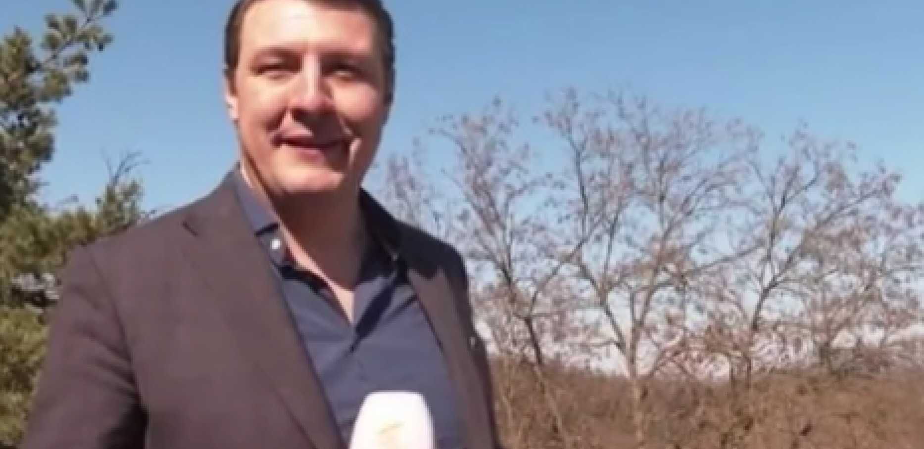 GLUMAC ZAGRADIO PORODIČNI ZAMAK! Zvezda "Igre sudbine" na selu stvorio raj, gradi bazen od nekoliko metara, a evo kako sve izgleda! (FOTO)