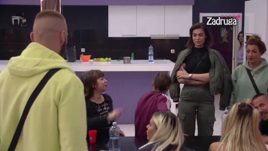 KOME TO ČINI ZADOVOLJSTVO?! Mensur ne sme da pogleda Minu u oči, čak je i Milica počela da ga proziva!