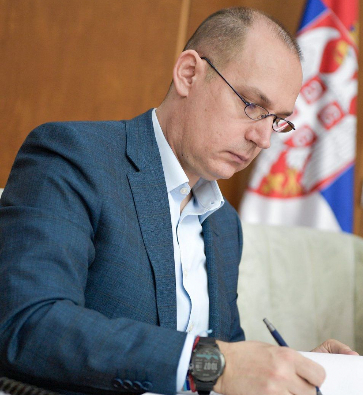 MINISTAR LONČAR: Stižu najsavremeniji aparati za zračenje u Srbiju