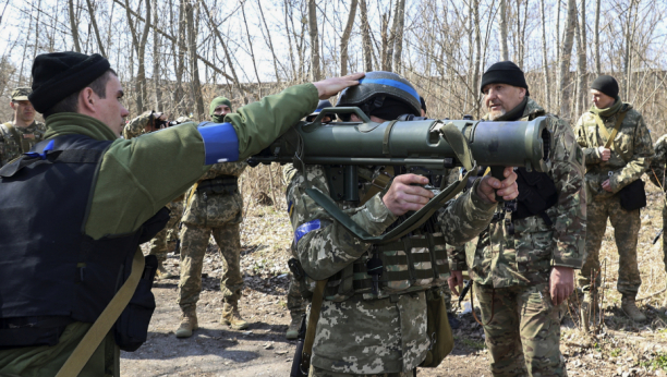 RUSI POD VATROM MITRALJEZA IZVOJEVALI POBEDU Uništen vod ukrajinske artiljerije u Harkovu (VIDEO)