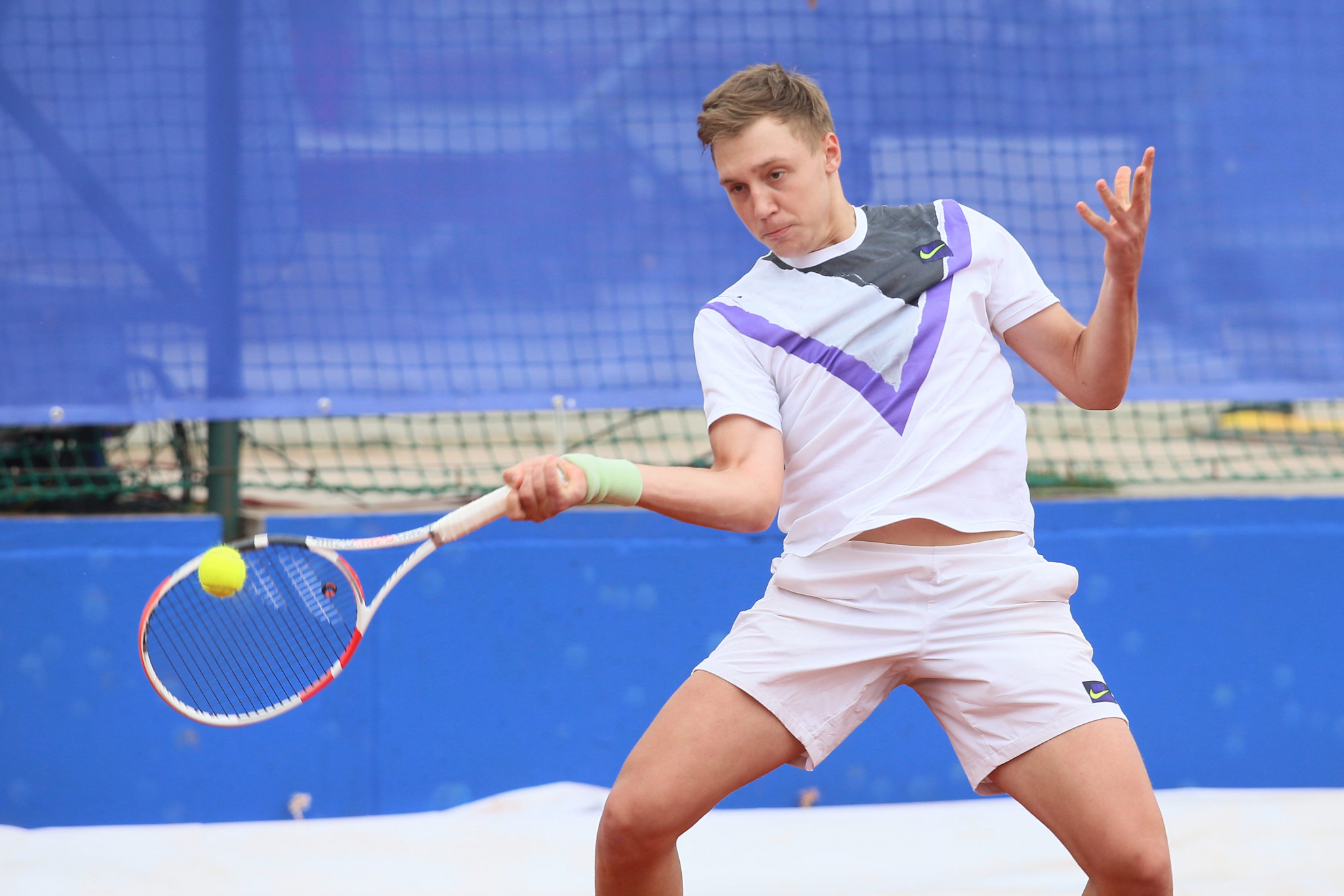BRAVO, MOMČE! Srpski teniser igra drugo finale za sedam dana, protiv Francuza za novu titulu!