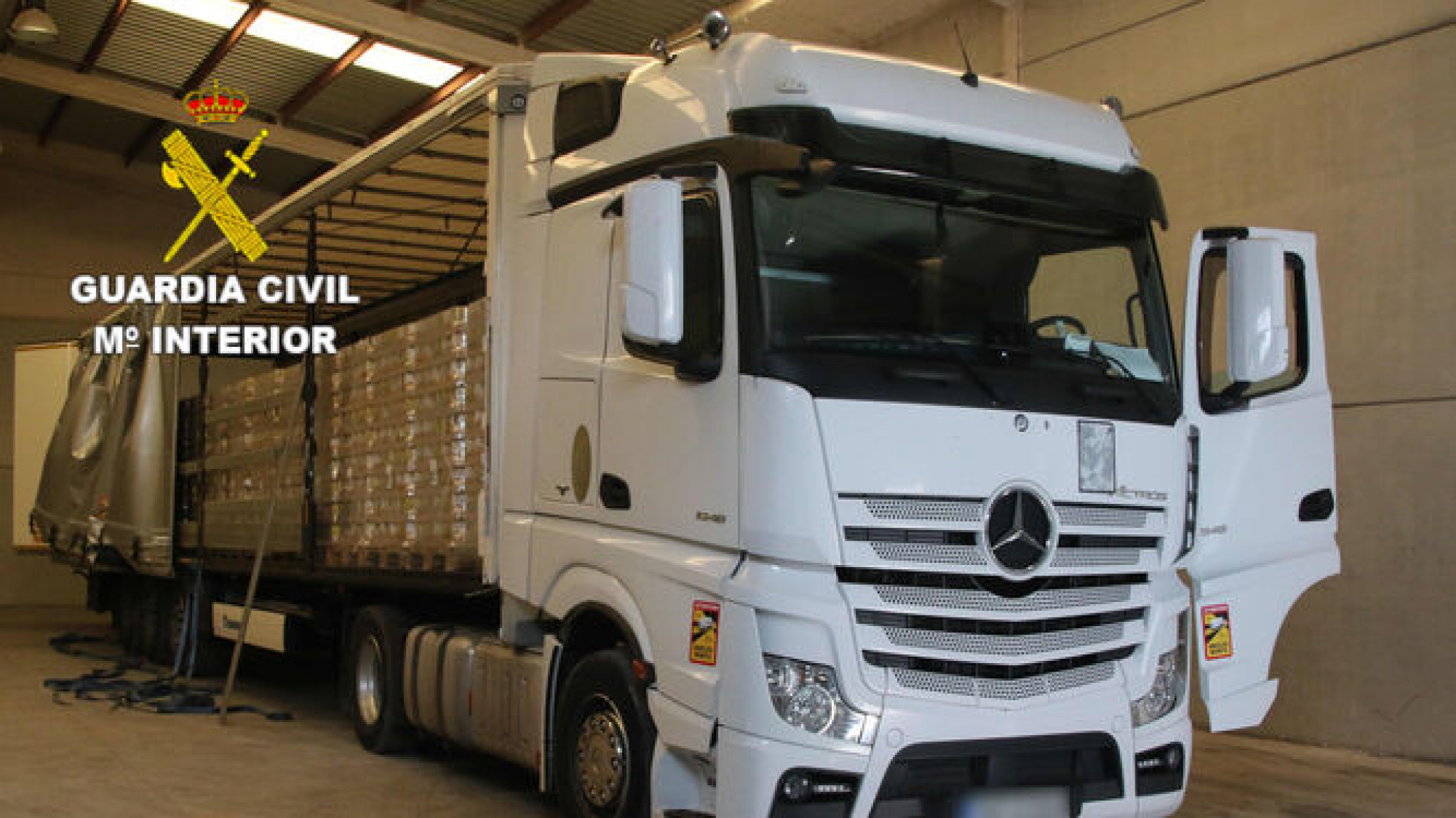 BANANE SU PROVALJENE Srpski državljani pali u Španiji s tovarom droge, krili je u ovom voću