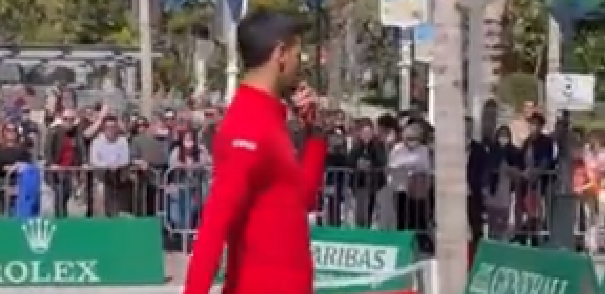 ĐOKOVIĆ KONAČNO ZAIGRAO PROTIV ŠVAJCARCA! Navijači nisu mogli da veruju, uživo su gledali "reprizu" čuvenog finala! (VIDEO)