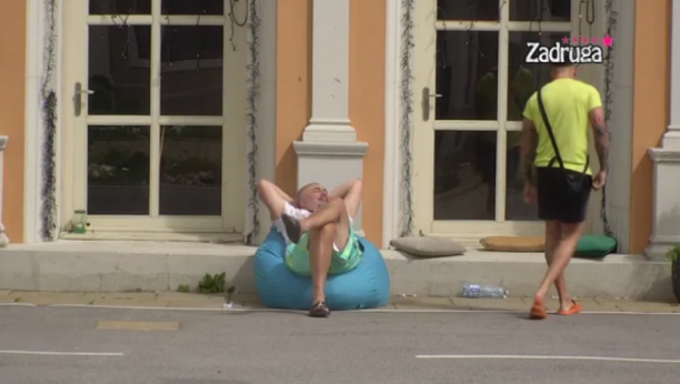 TRPAO JE BAKŠIŠ U GAĆE! Miki Đuričić se prisetio paklene trojke, pa ispričao komičnu situaciju!