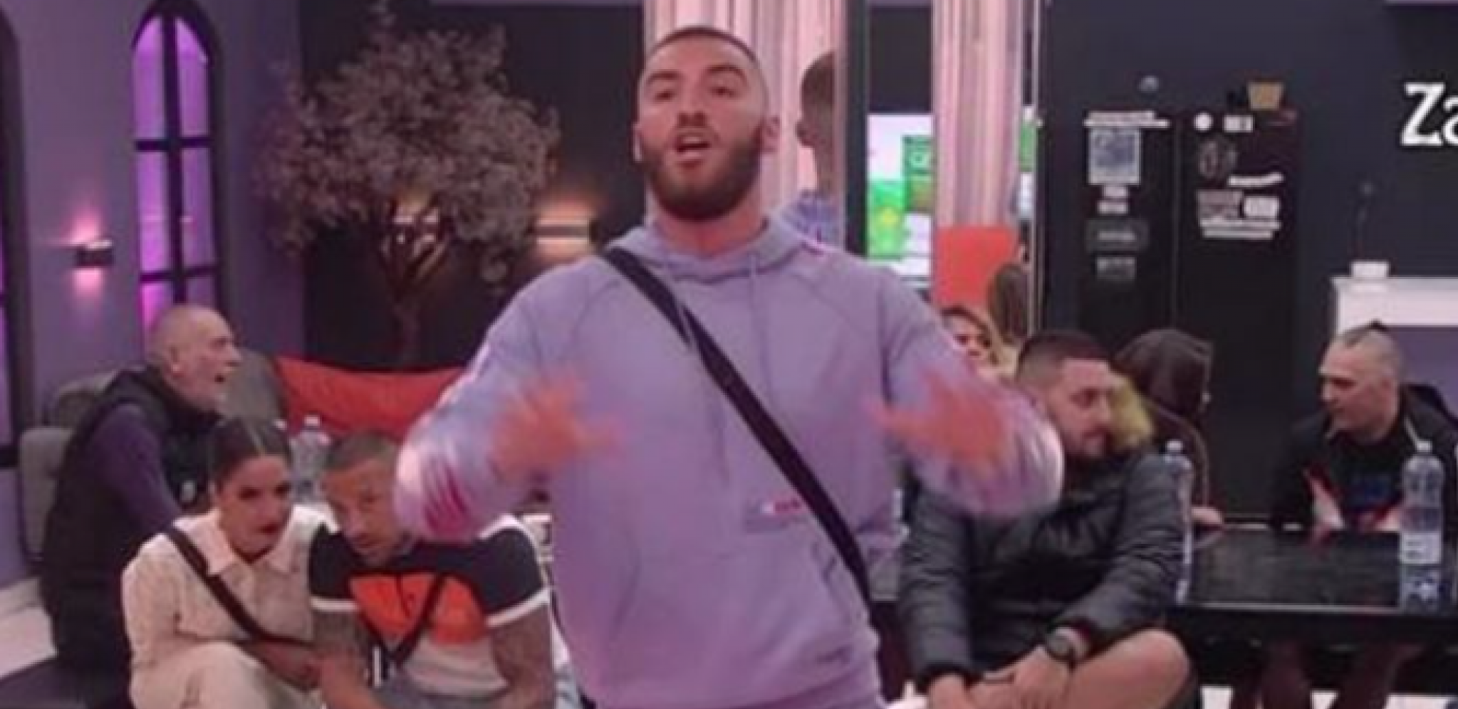 ZVALA ME JE, NE ZNAM ODAKLE JOJ MOJ BROJ! Mensur progovorio o detaljima nakon raskida sa Minom: Ne zanima me!