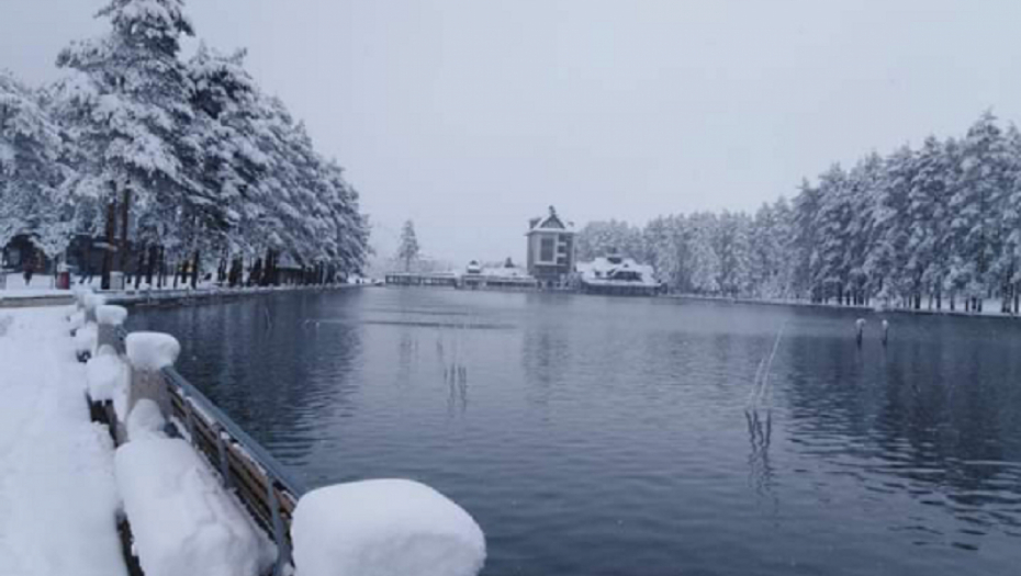 SNEG U APRILU OKOVAO ZAPADNU SRBIJU Opet se zabeleli Zlatibor, Tara, Zlatar...