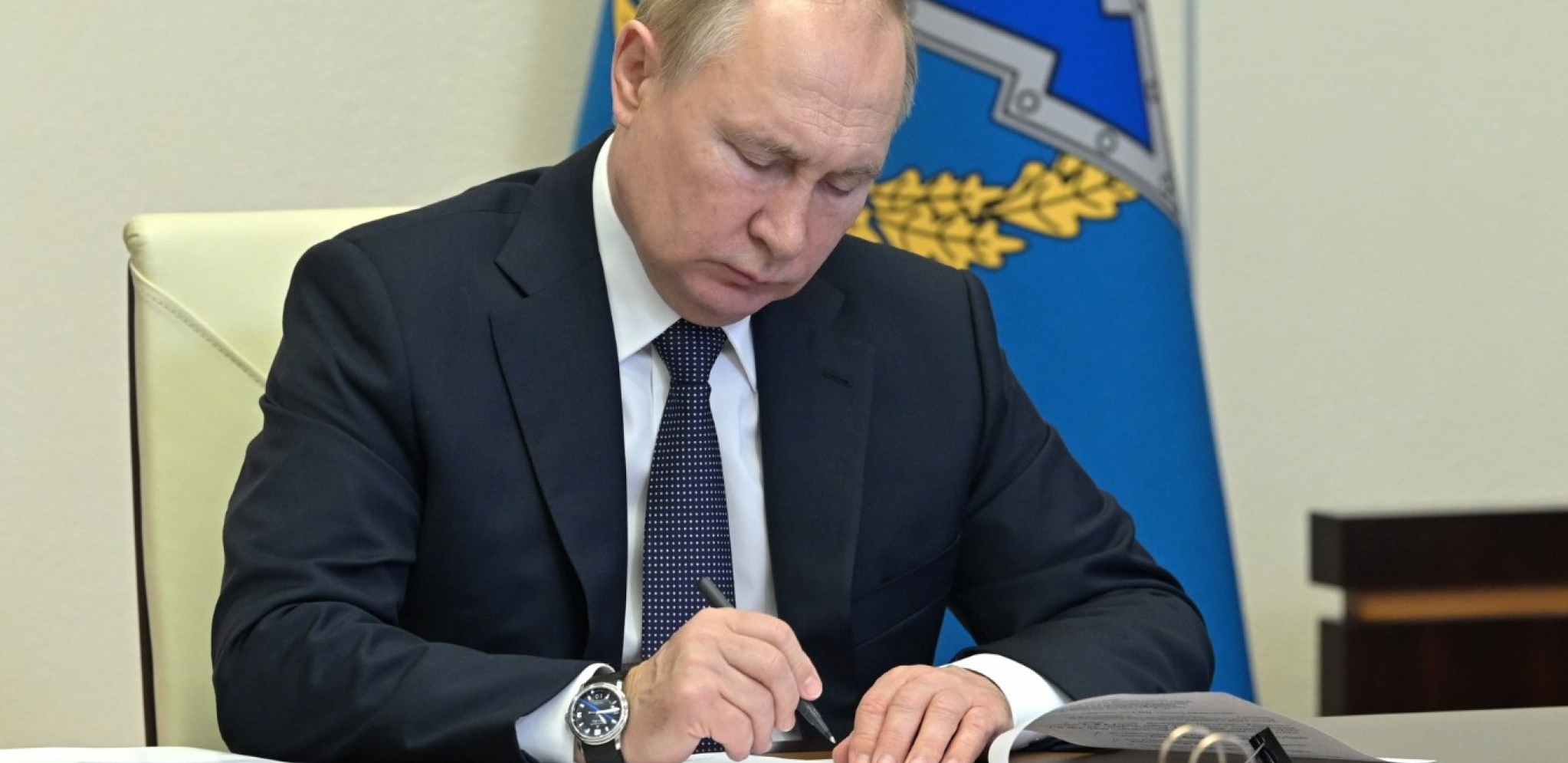 NOVI UDARAC ZAPADU Putin potpisao novi ukaz, evo koji je glavni cilj dokumenta