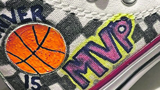 OVO JE NEŠTO NAJSLAĐE ŠTO ĆETE VIDETI DANAS! Jokićeva supruga se pohvalila unikatnim patikama njihove ćerke! (FOTO)