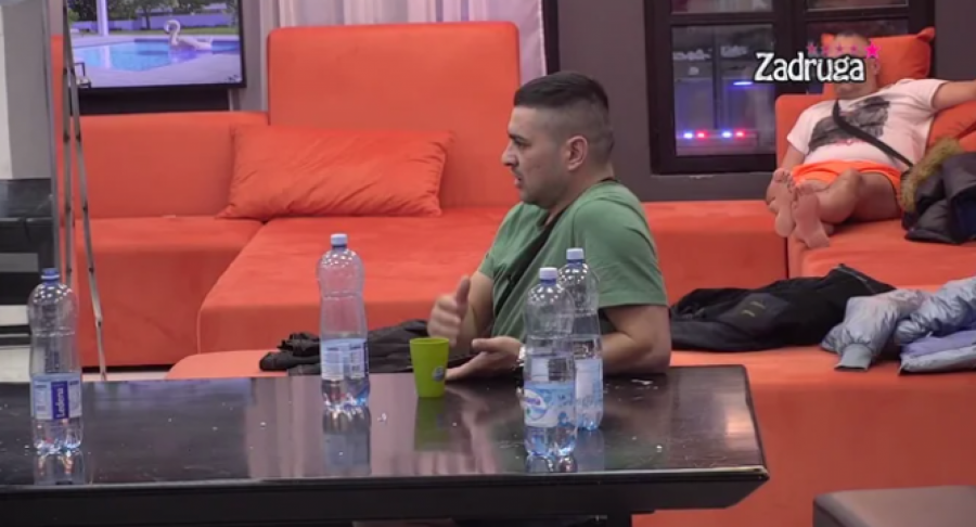 RODITELJI SU GA IZBACILI Rođak raskrinkao Bebicu, pa otkrio pravu istinu o njegovim finansijama, a onda potkačio i Mariju Kulić