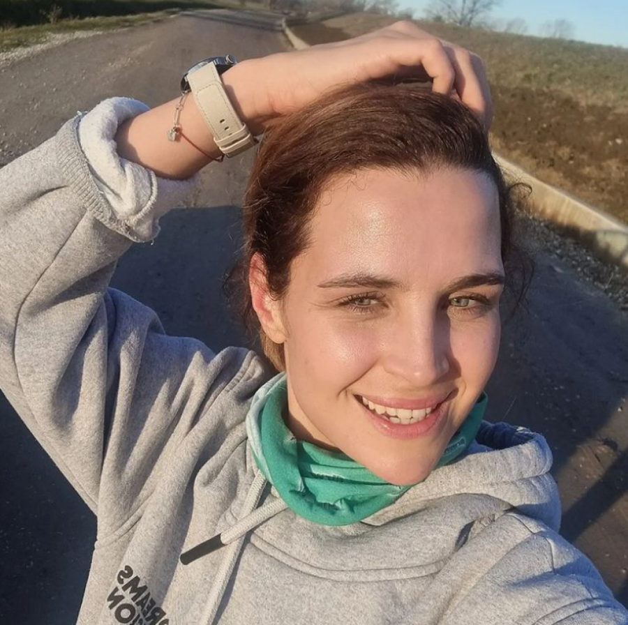 GLUMICA POSTALA MILIONERKA Potiče iz siromašne porodice, a sada ozbiljno zarađuje