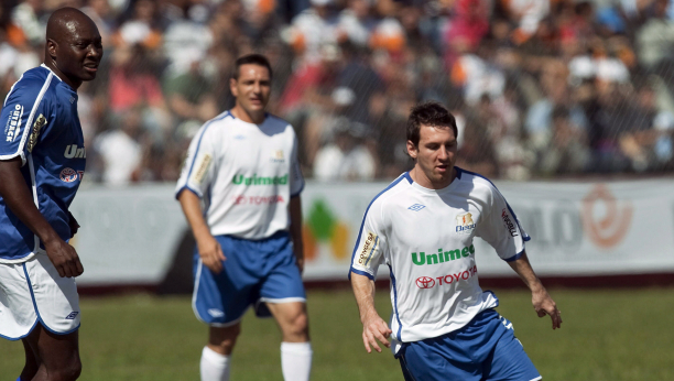 LEGENDARNI FUDBALER DOŽIVEO SAOBRAĆAJNU NESREĆU Lekari mu se bore za život