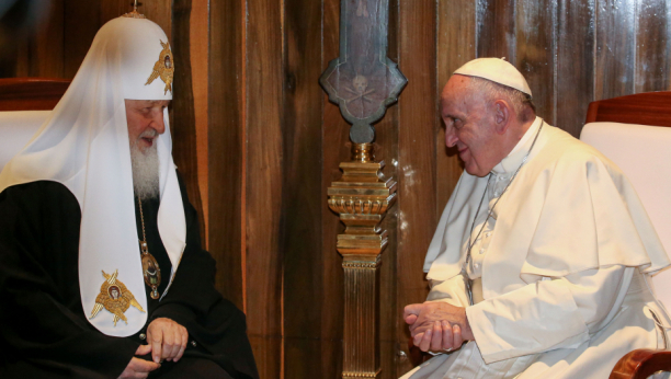 NAJRADOSNIJI HRIŠĆANSKI PRAZNIK Patrijarh moskovski i cele Rusije Kiril čestitao Božić papi Franji
