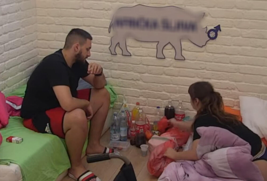 NIJE MI NORMALNO DA GA ODVAJAŠ OD DECE I MAJKE Zola sasuo Miljani sve u lice, ona u besu isterala Nenada iz izolacije