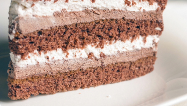 TORTA KOJA SE TOPI U USTIMA Čoko moko je idealna poslastica za tople dane, gotova za samo 15 minuta!