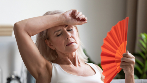 Ublažavaju neprijatne simptome: Žene koje su u menopauzi treba da konzumiraju ova tri prirodna eliksira