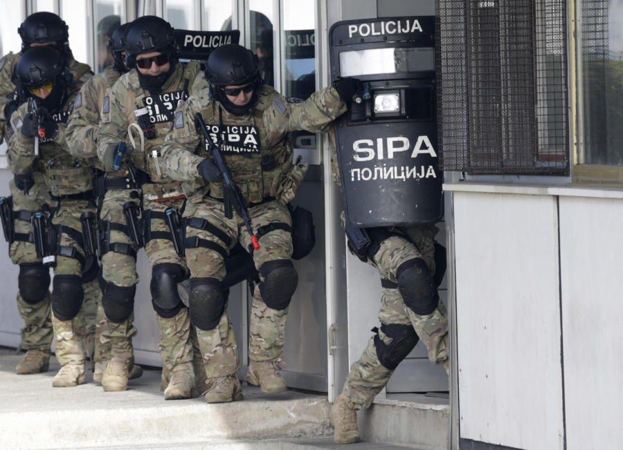 ŠTITILI IH ZVICER I NARKO-GENERAL Zemunski klan dilovao drogu za ubicu Stojanovića! Uhapšeno 18 ljudi