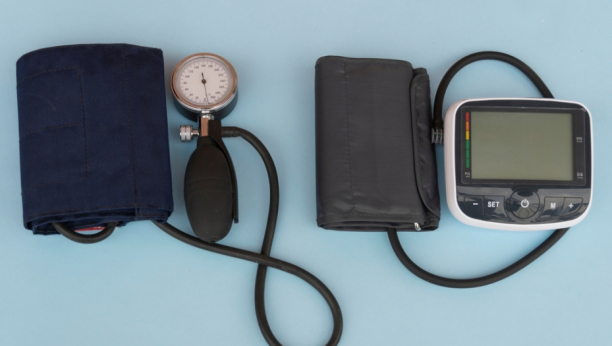 JEDAN APARAT POKAZUJE POGREŠNE VREDNOSTI: Evo koji merač za krvni pritisak je najprecizniji, živin ili digitalni?