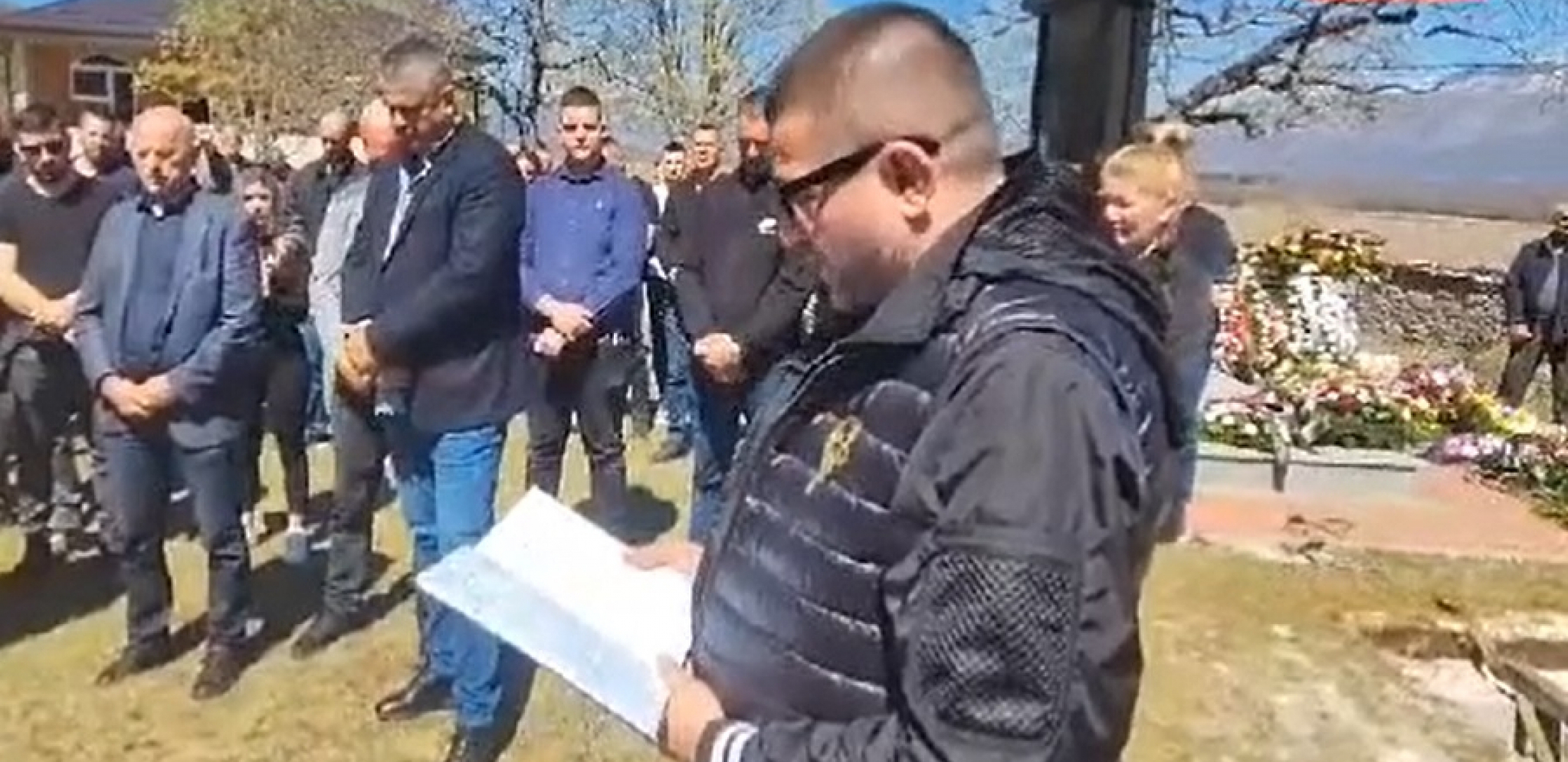 ŽIVEĆEŠ LAZARE DOK GOD ZADNJI SRBIN POSTOJI Baja Mali Knindža u suzama održao posmrtni govor bratu (VIDEO)