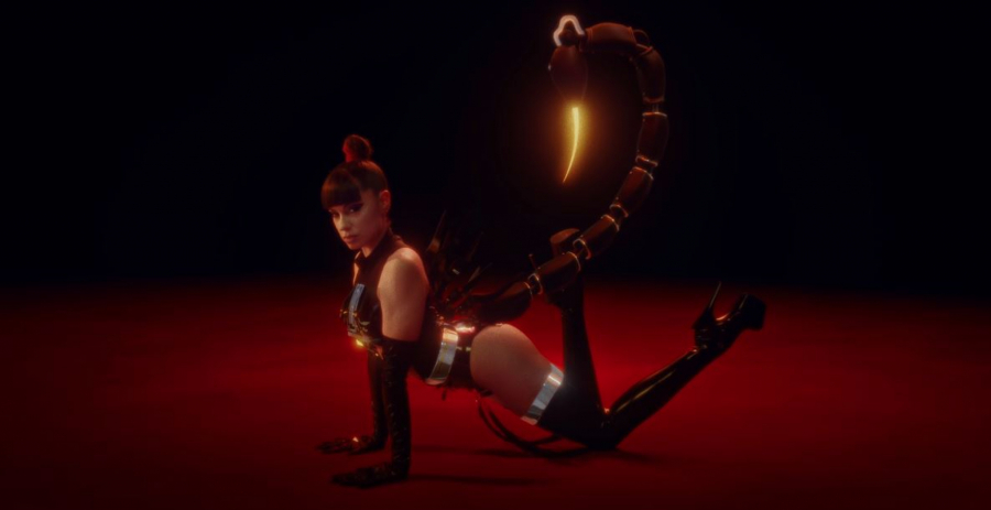 ISKORISTILA KOSTIME,  A NIJE JE NI SPOMENULA Dizajnerka brutalno isprozivala Saru Jo zbog novog spota