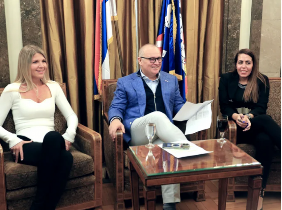 VESIĆ: Grad obezbedio dodatna sredstva kako bi svih pedesetoro talentovane dece dobilo stipendiju!