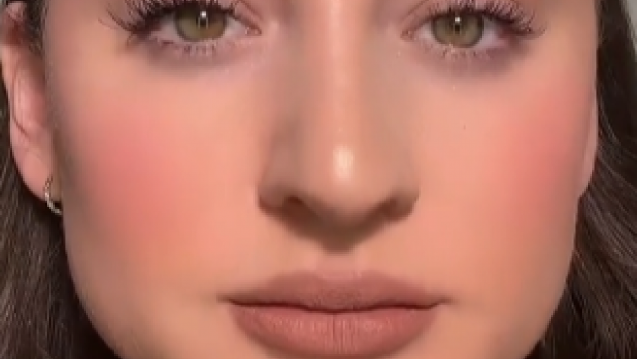 IMAĆETE GUSTE TREPAVICE ZA ČAS Pre nanošenja maskare, stavite ovu stvar i primetićete drastičnu razliku!