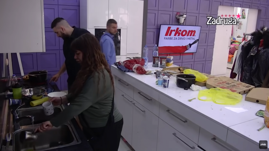 BEBICE MOJA Miljana počela da tepa Zoli kao Nenadu, on doživeo pomračenje pa joj jasno stavio do znanja kako stoje stvari