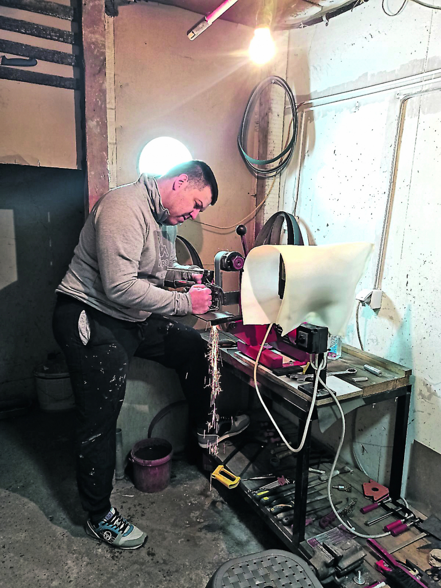 U SLUŽBI GRAĐANA, LOVACA I KUVARA Policajac slobodno vreme posvetio očuvanju jednog starog zanata