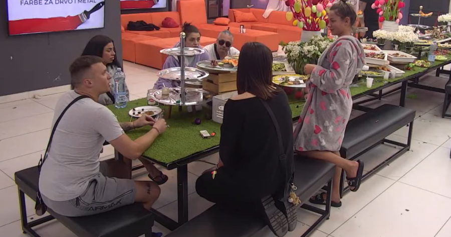 TEK SMO POPRIČALI, IMAMO OKEJ ODNOS Ana Jovanović otkrila da li će sada dati novu šansu Caru, pa šokirala sve svojim priznanjem