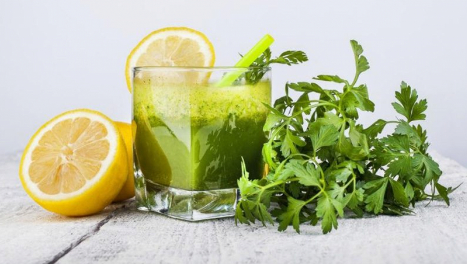 Uradite čišćenje jetre: Napitak od peršuna za detoks organizma