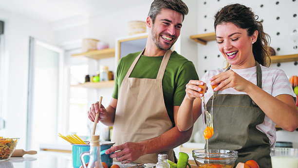 OPASNO AKO JE NAGLO  Dijetetičar Marija Stajić savetuje kako da bez previše tegoba pređete s povrća na pečenje i sarmu