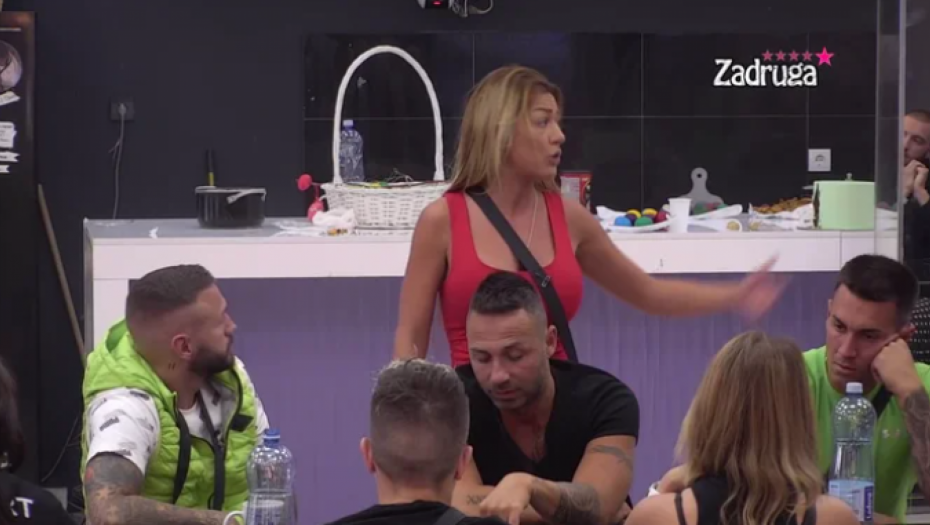 NIKADA MI NEĆE BITI JASNO, KAKO TOM ČOVEKU RAŠIRIŠ NOGE Sandra Rešić brutalno ponizila zadrugarke zbog njihovog ponašanja
