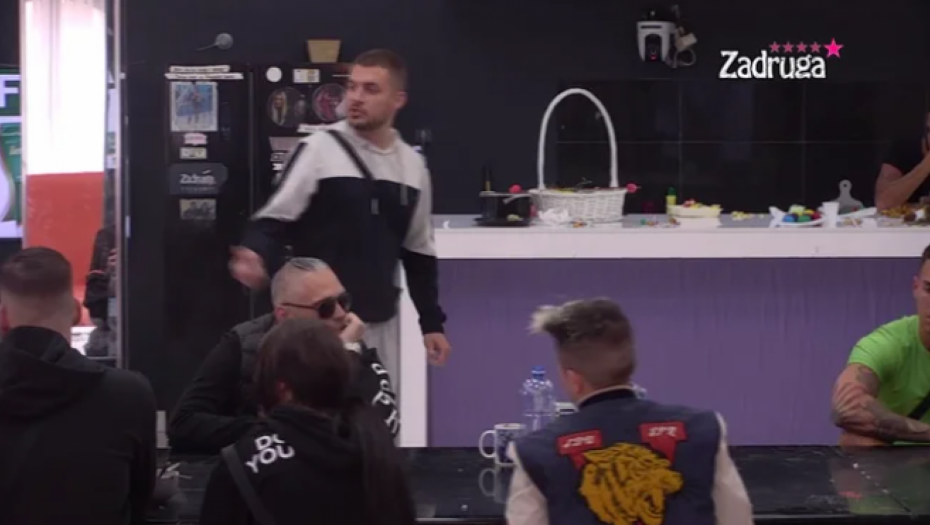 TI NISI SLOBODNA, STALNO LAŽEŠ OVOG ČOVEKA Zola pobesneo i žestoko isprozivao Mimu, pa se u sve ubacio Gruja