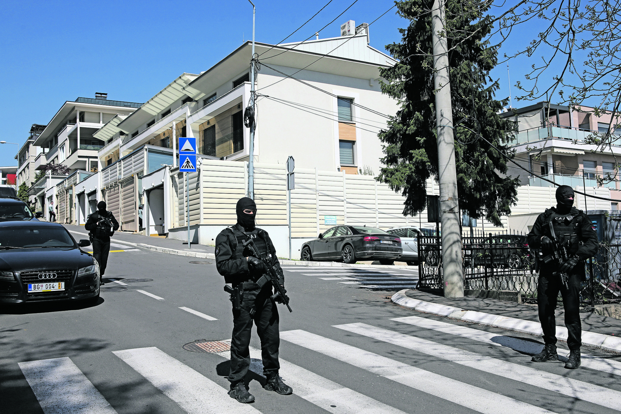 KO JE VRHOVNI ŠEF MAFIJE KOJI JE KOMANDOVAO ČAK I UHAPŠENOM ŠARIĆU Matković najveći  distributer droge  na Balkanu!