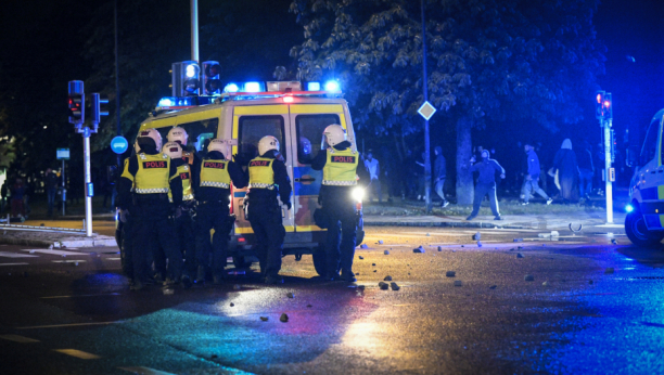ODVALIO SE DEO AUTO-PUTA Haos u Švedskoj, najmanje troje povređeno