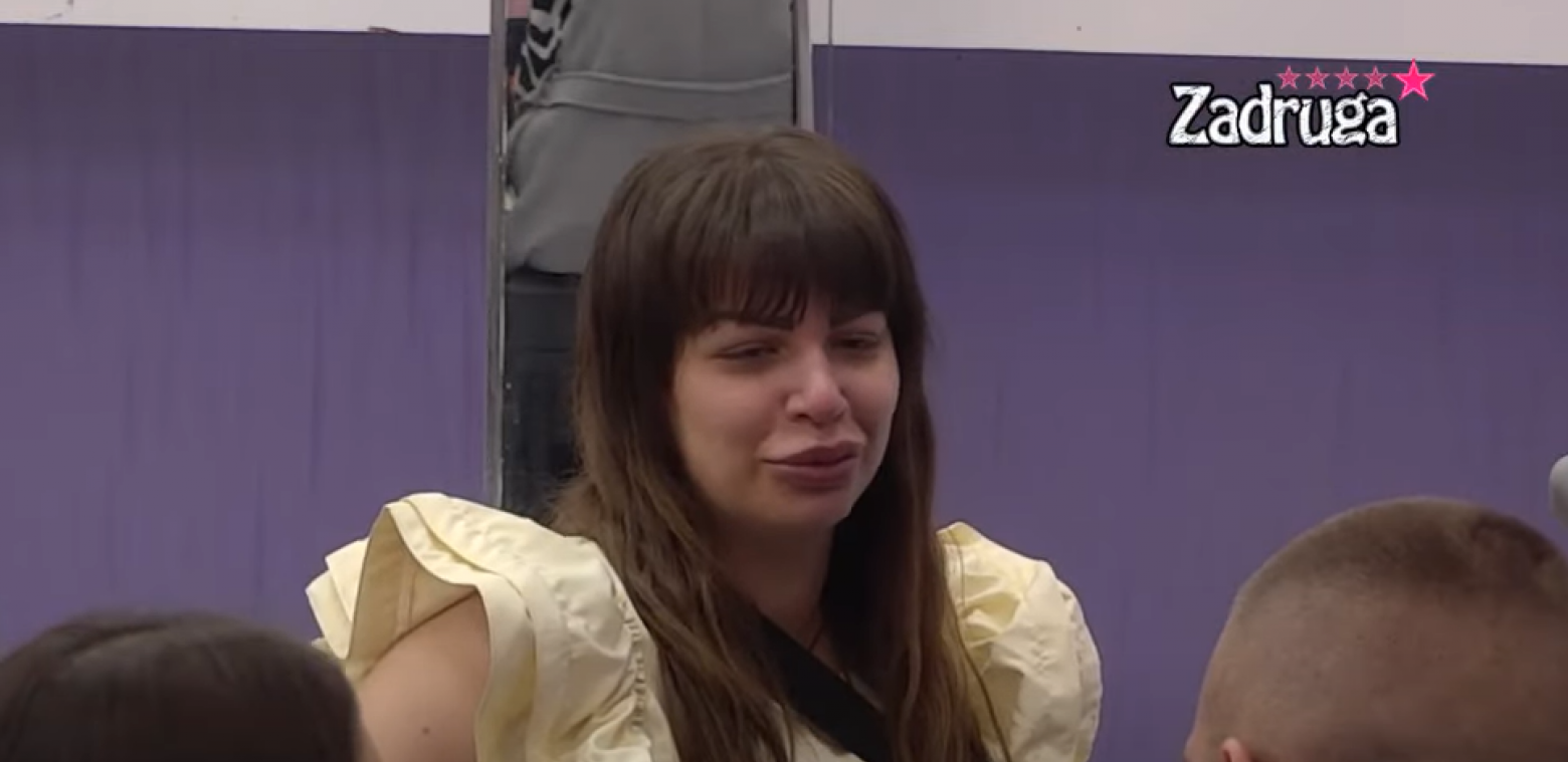 MILJANA PROVOCIRALA ZA CRNIM STOLOM Kulićeva simulirala poze sa Miličinih spornih slika