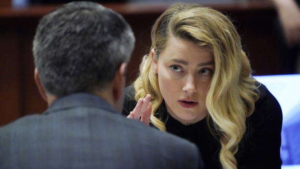 SVE MI JE TO MNOGO TUŽNO Bivša Džonijeva verenica ponovo šokirala govoreći o slučaju Dep-Herd