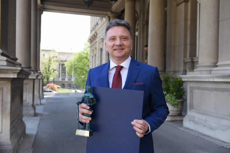 PRIZNANJE POSVETIO LEKARIMA Dr Mihailo Jovanović dobitnik Nagrade grada Beograda - despot Stefan Lazarević