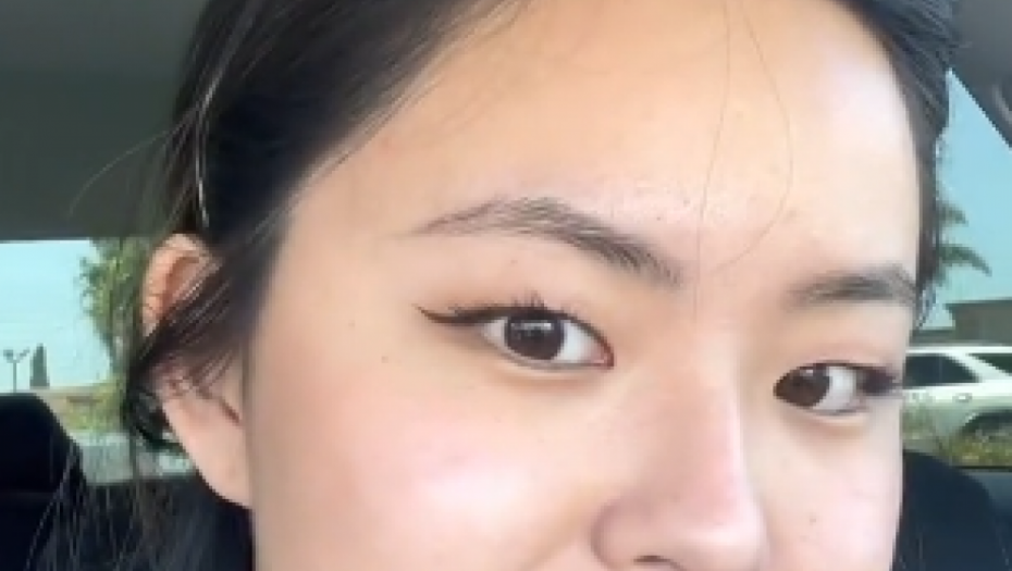 DEVOJKA PODELILA TRIK ZA PRODUŽAVANJE TREPAVICA Oduševila korisnike društvenih mreža (VIDEO)