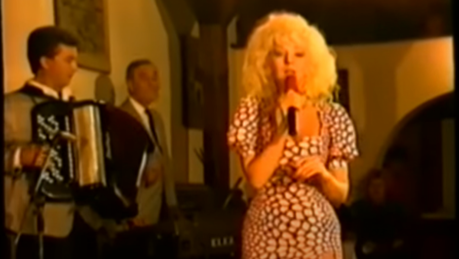 PRIČALI SU DA JE NAŠOJ SLAVNOJ GLUMICI PREOTELA MUŽA Napravila je haos u rijalitiju, a evo kako danas izgleda Jasmina Medenica (FOTO)